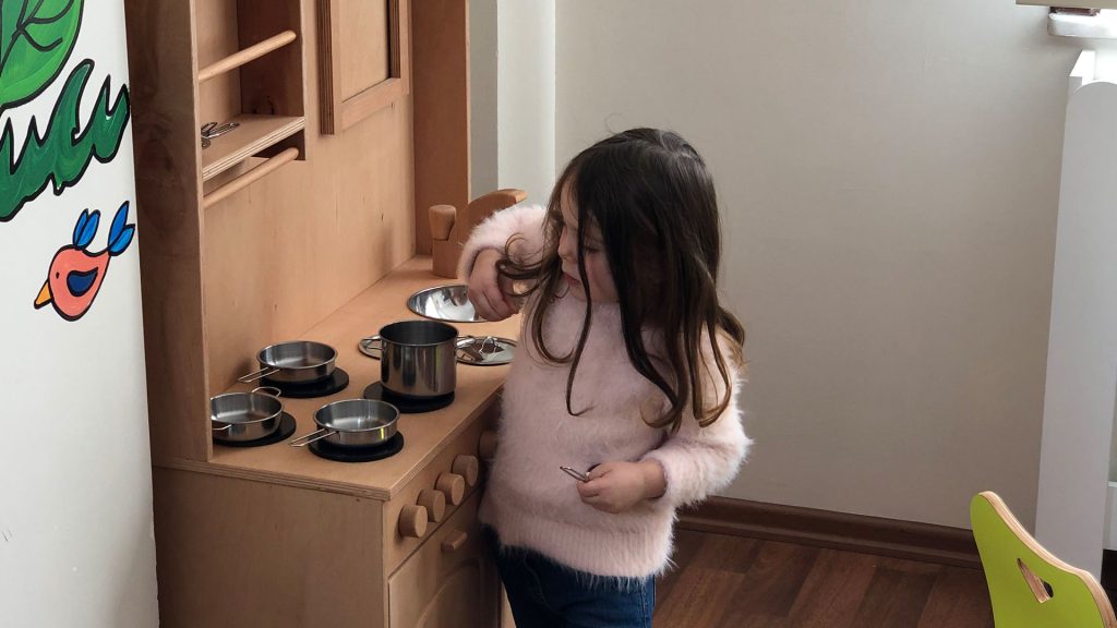 Çocuk Gelişimi ve Öğrenme İçin Ergonomik Anaokulu Mobilyaları