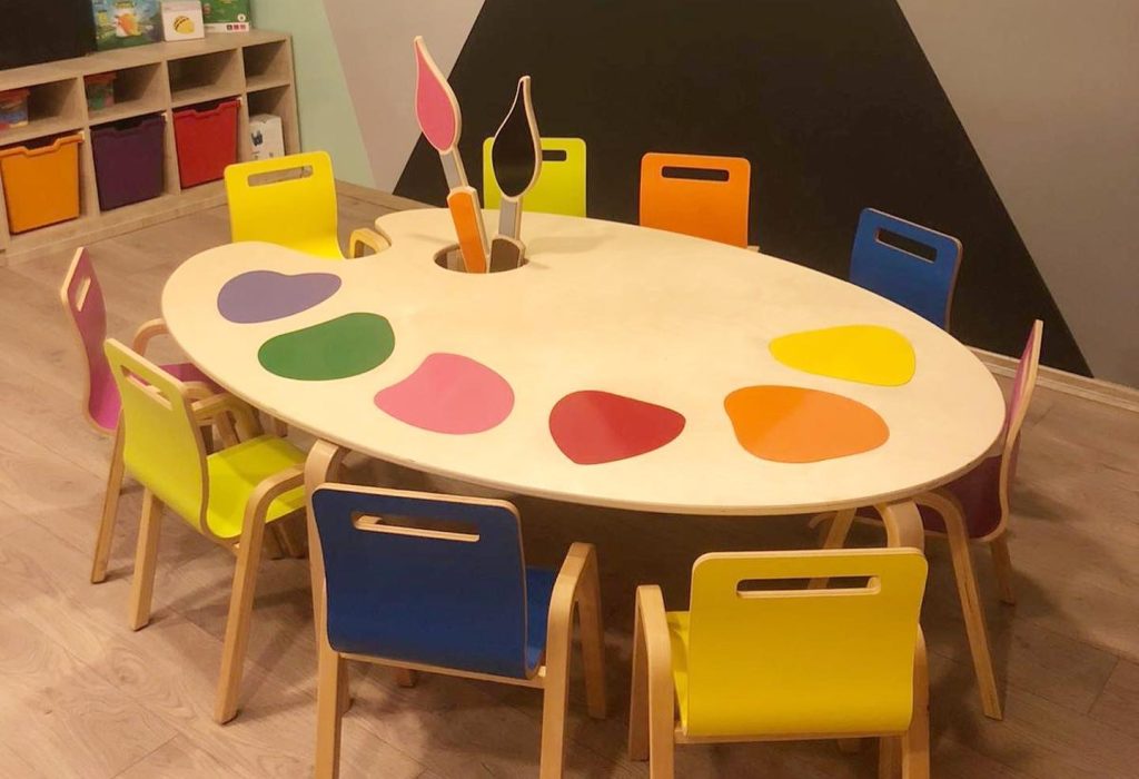 Anaokulu İçin Ahşap Masa Sandalye Takımı Kombin Önerileri